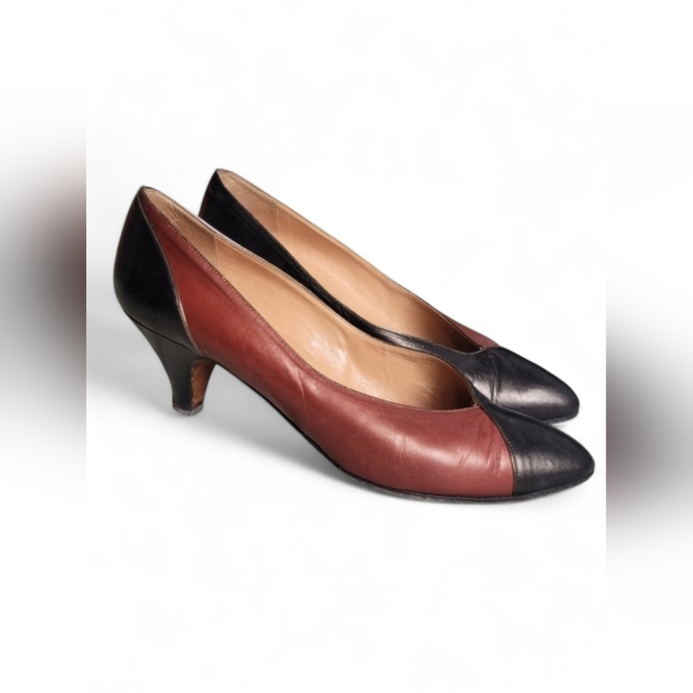 Vintage Andrew Geller two-tone leather low heel pumps  80s 90s 7 1/2 B